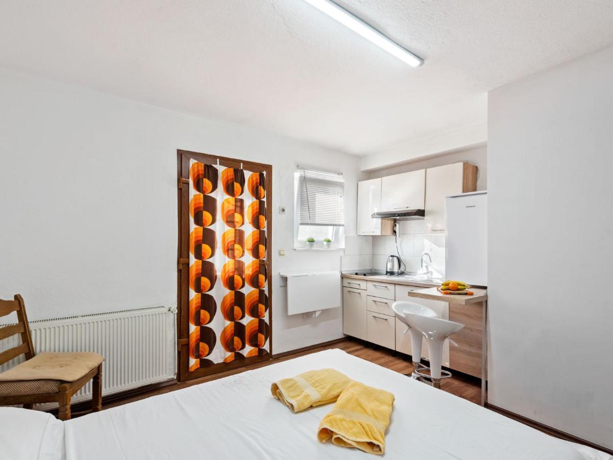 Cosy Holiday In With Garden Zadar
